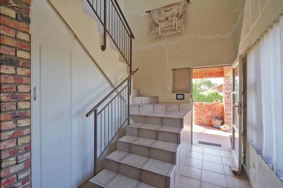 5 Bedroom Property for Sale in Seavale Eastern Cape